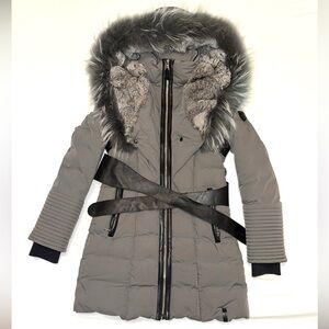 RUDSAK Gray Puffer Coat with Fur-Trimmed Hood and Quilted Design